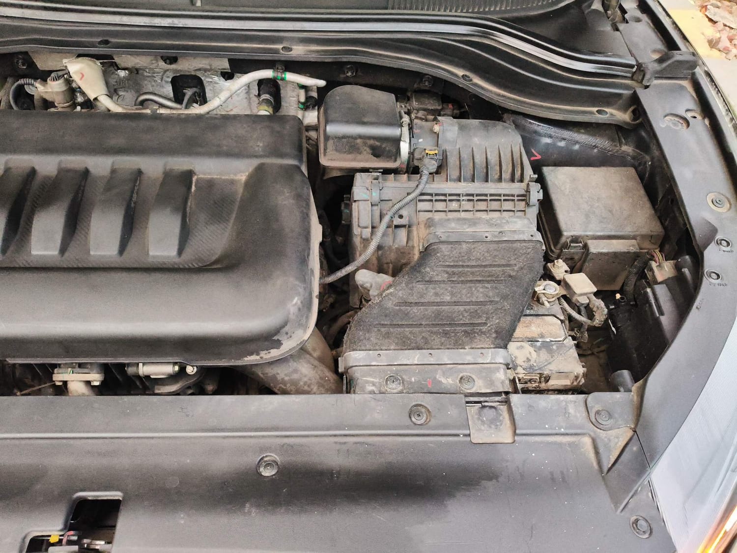 Used 2022 Mahindra XUV700 AX 7 Diesel AT AWD Luxury Pack 7 STR Diesel Automatic engine ENGINE LEFT SIDE VIEW