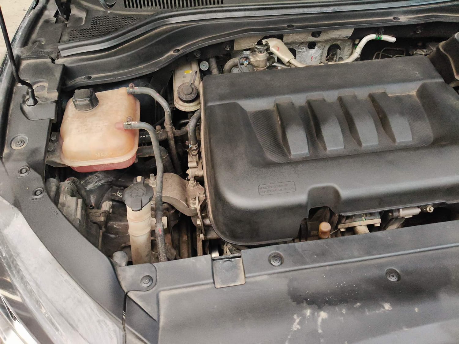 Used 2022 Mahindra XUV700 AX 7 Diesel AT AWD Luxury Pack 7 STR Diesel Automatic engine ENGINE RIGHT SIDE VIEW