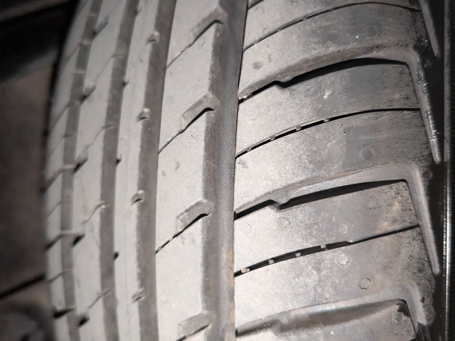 Used 2017 Renault Kwid 1.0 RXT Petrol Manual tyres RIGHT REAR TYRE TREAD VIEW