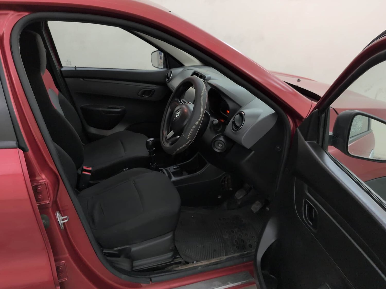 Used 2017 Renault Kwid 1.0 RXT Petrol Manual interior RIGHT SIDE FRONT DOOR CABIN VIEW