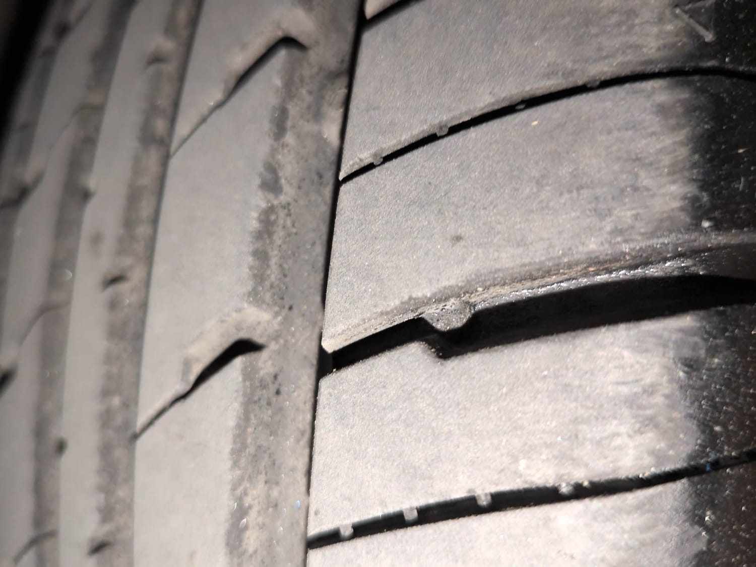 Used 2017 Renault Kwid 1.0 RXT Petrol Manual tyres LEFT FRONT TYRE TREAD VIEW