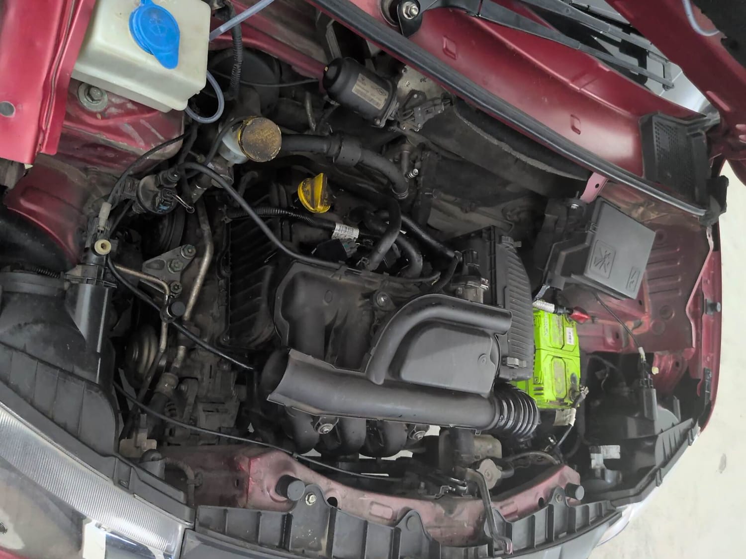 Used 2017 Renault Kwid 1.0 RXT Petrol Manual engine ENGINE RIGHT SIDE VIEW