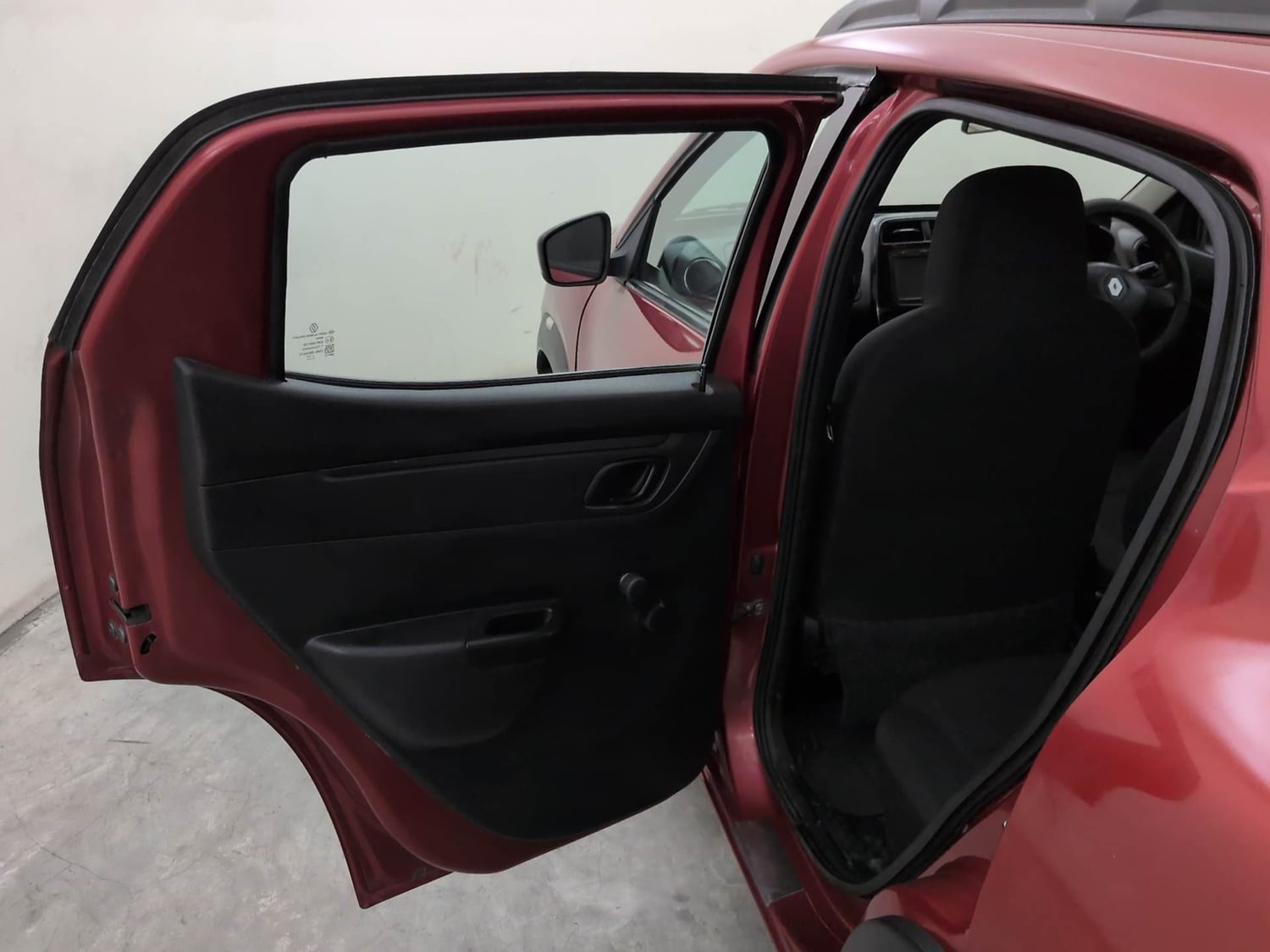 Used 2017 Renault Kwid 1.0 RXT Petrol Manual interior LEFT REAR DOOR OPEN VIEW