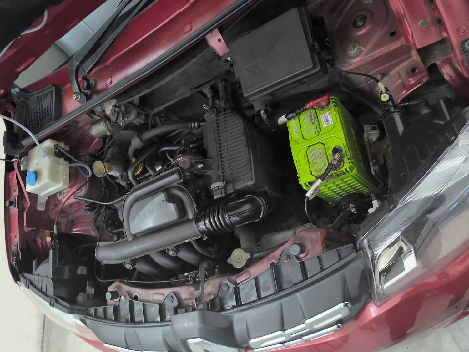 Used 2017 Renault Kwid 1.0 RXT Petrol Manual engine ENGINE LEFT SIDE VIEW