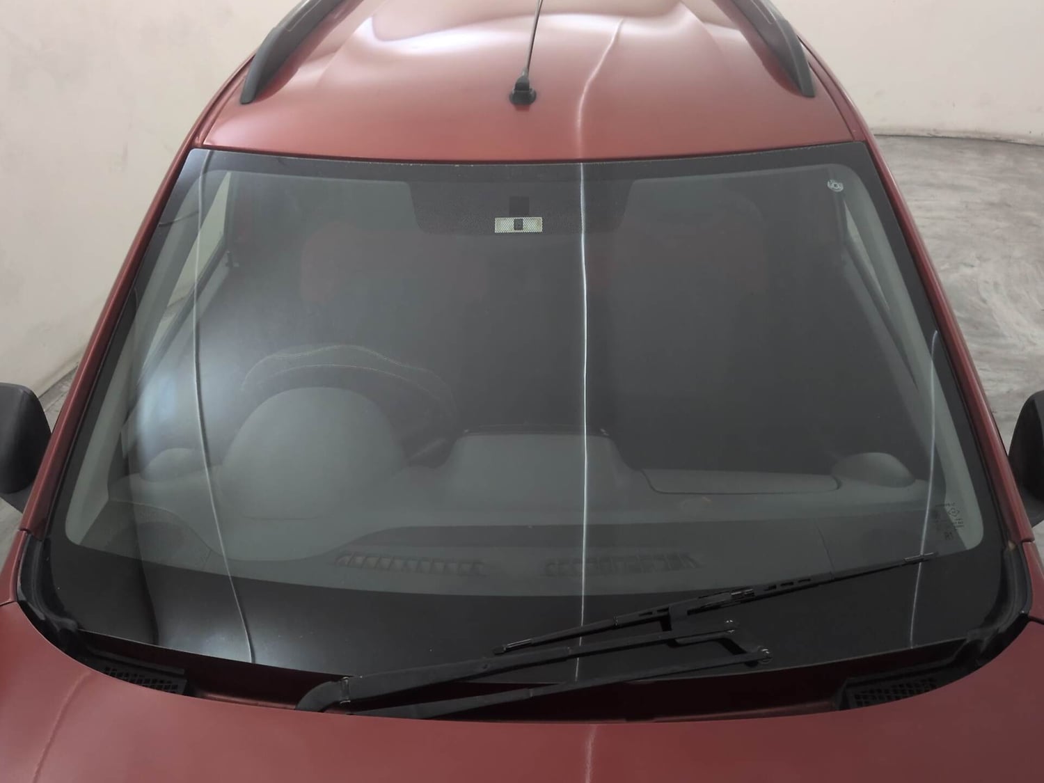 Used 2017 Renault Kwid 1.0 RXT Petrol Manual exterior FRONT WINDSHIELD VIEW