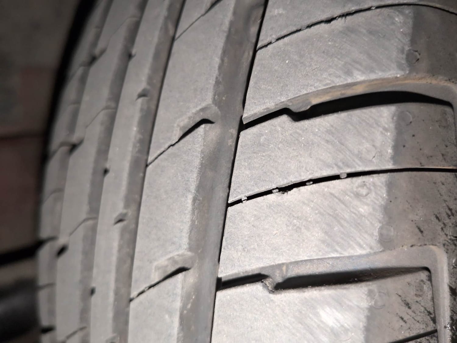 Used 2017 Renault Kwid 1.0 RXT Petrol Manual tyres RIGHT FRONT TYRE TREAD VIEW