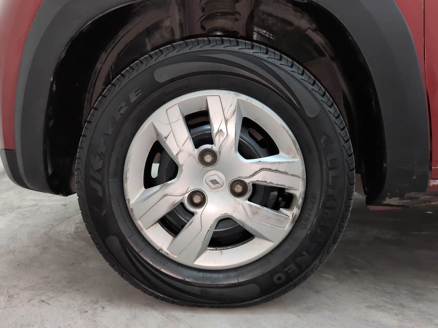 Used 2017 Renault Kwid 1.0 RXT Petrol Manual tyres LEFT FRONT TYRE RIM VIEW