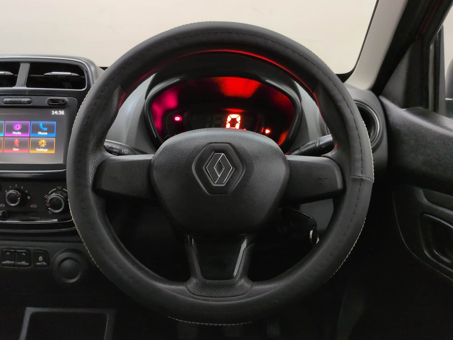 Used 2017 Renault Kwid 1.0 RXT Petrol Manual interior STEERING VIEW