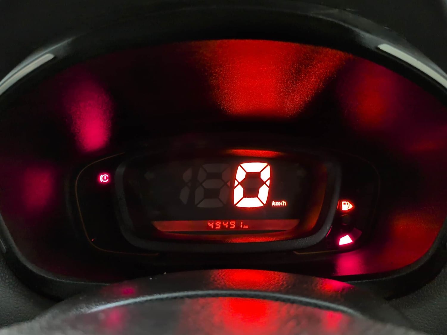 Used 2017 Renault Kwid 1.0 RXT Petrol Manual interior CLUSTERMETER VIEW