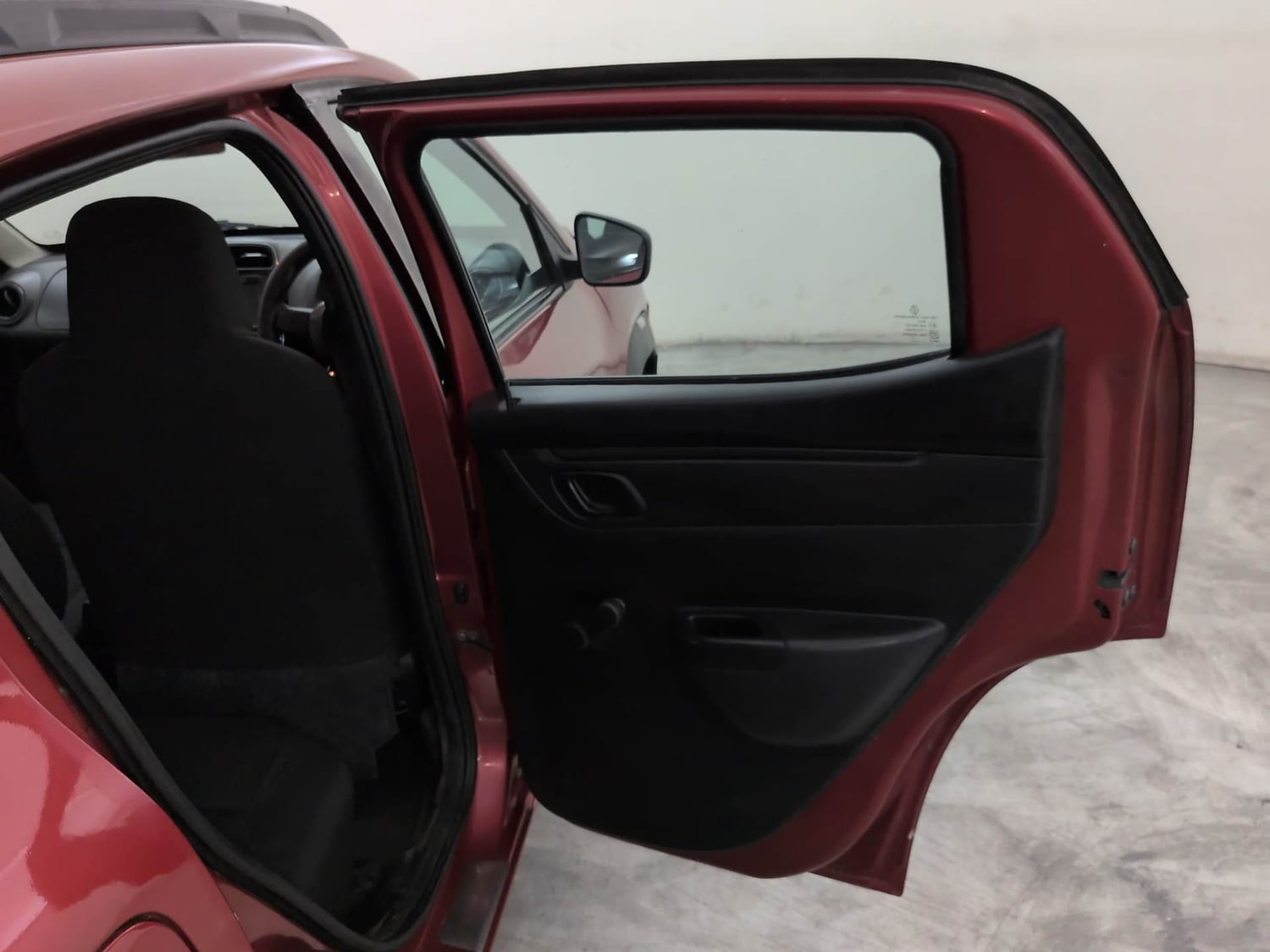 Used 2017 Renault Kwid 1.0 RXT Petrol Manual interior RIGHT REAR DOOR OPEN VIEW