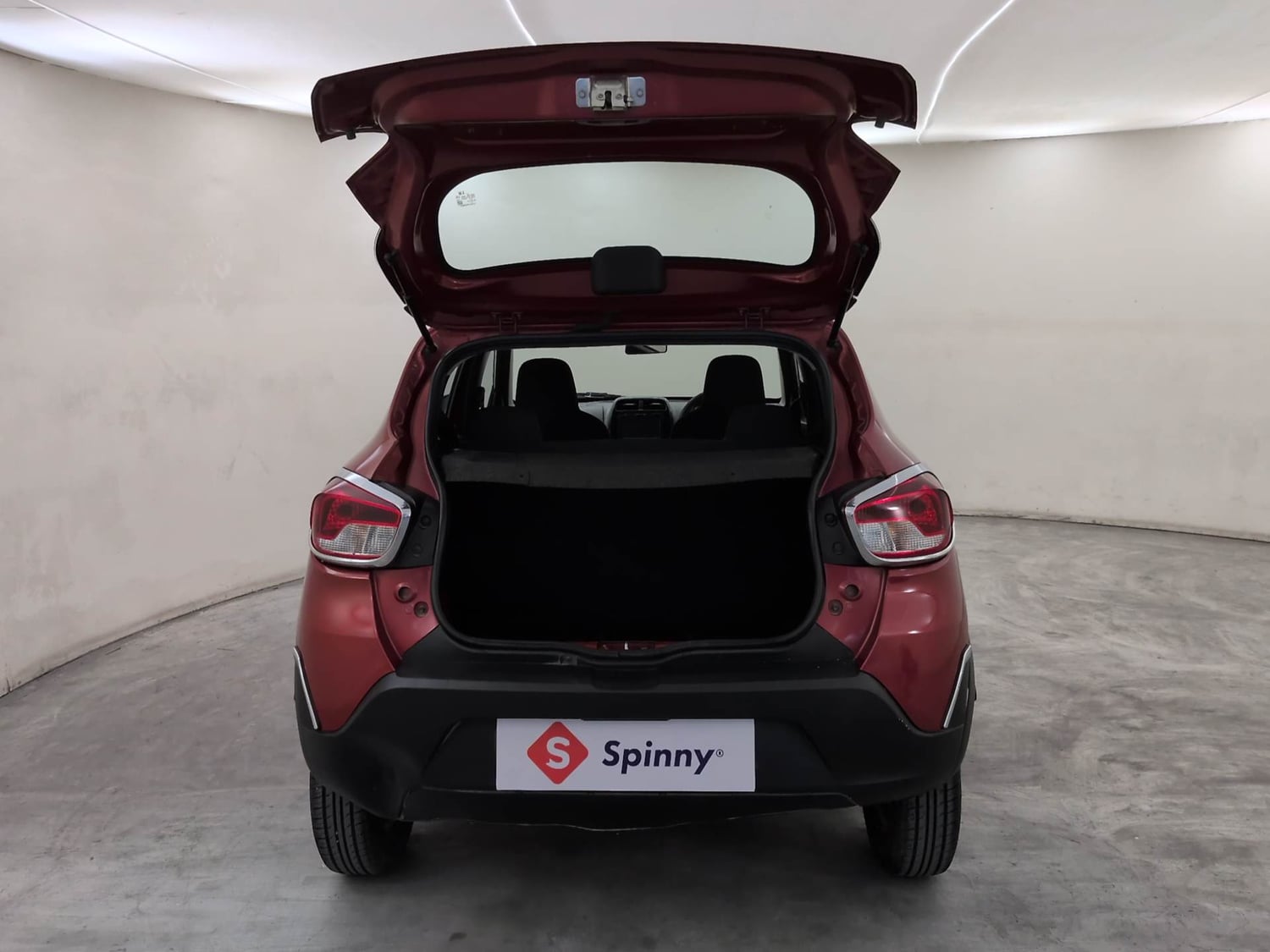 Used 2017 Renault Kwid 1.0 RXT Petrol Manual interior DICKY DOOR OPEN VIEW