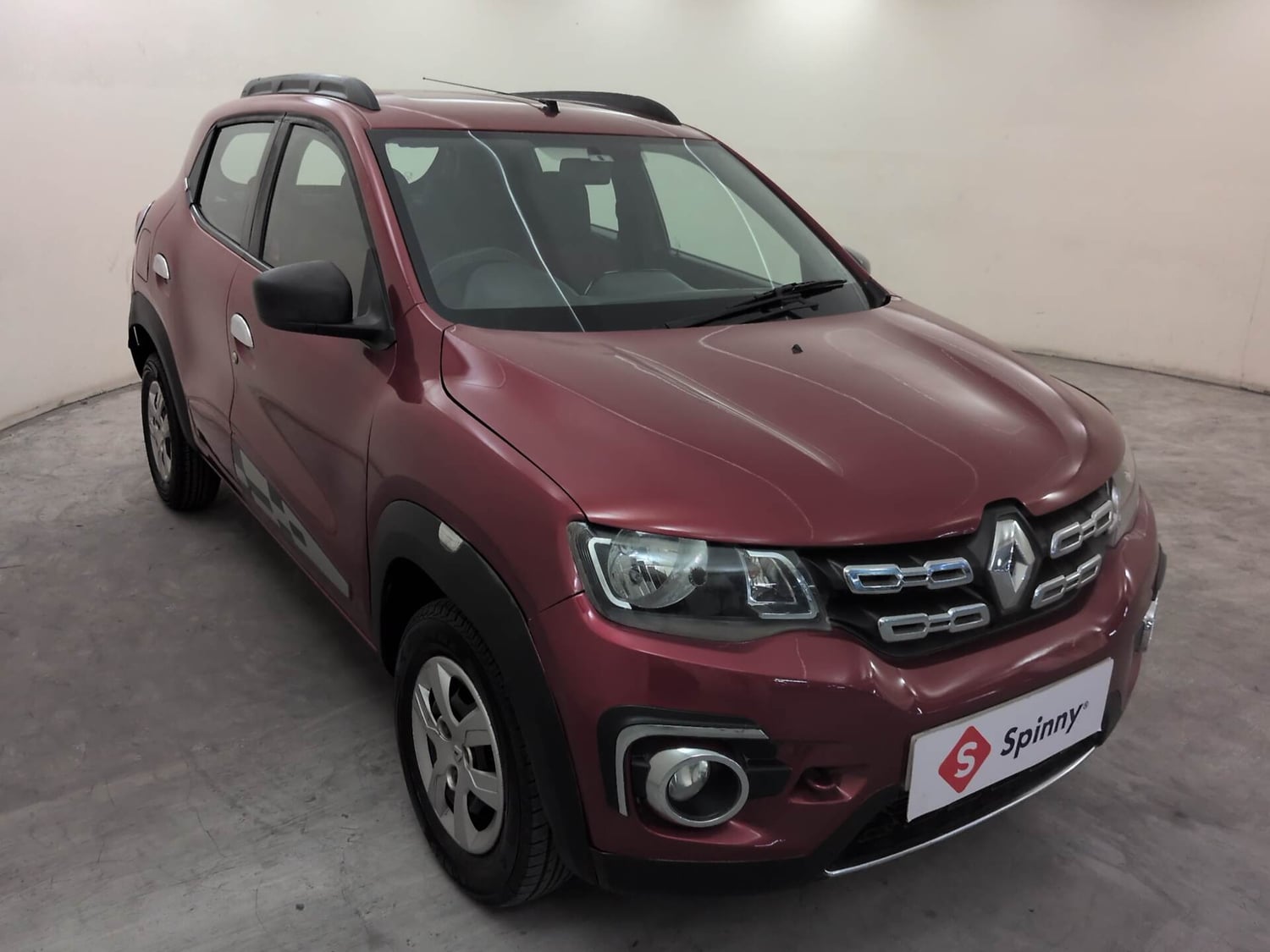 Used 2017 Renault Kwid 1.0 RXT Petrol Manual exterior RIGHT FRONT CORNER VIEW