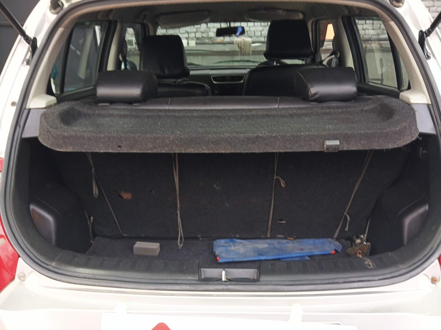 Used 2013 Maruti Suzuki Swift ZXi Petrol Manual interior DICKY INSIDE VIEW