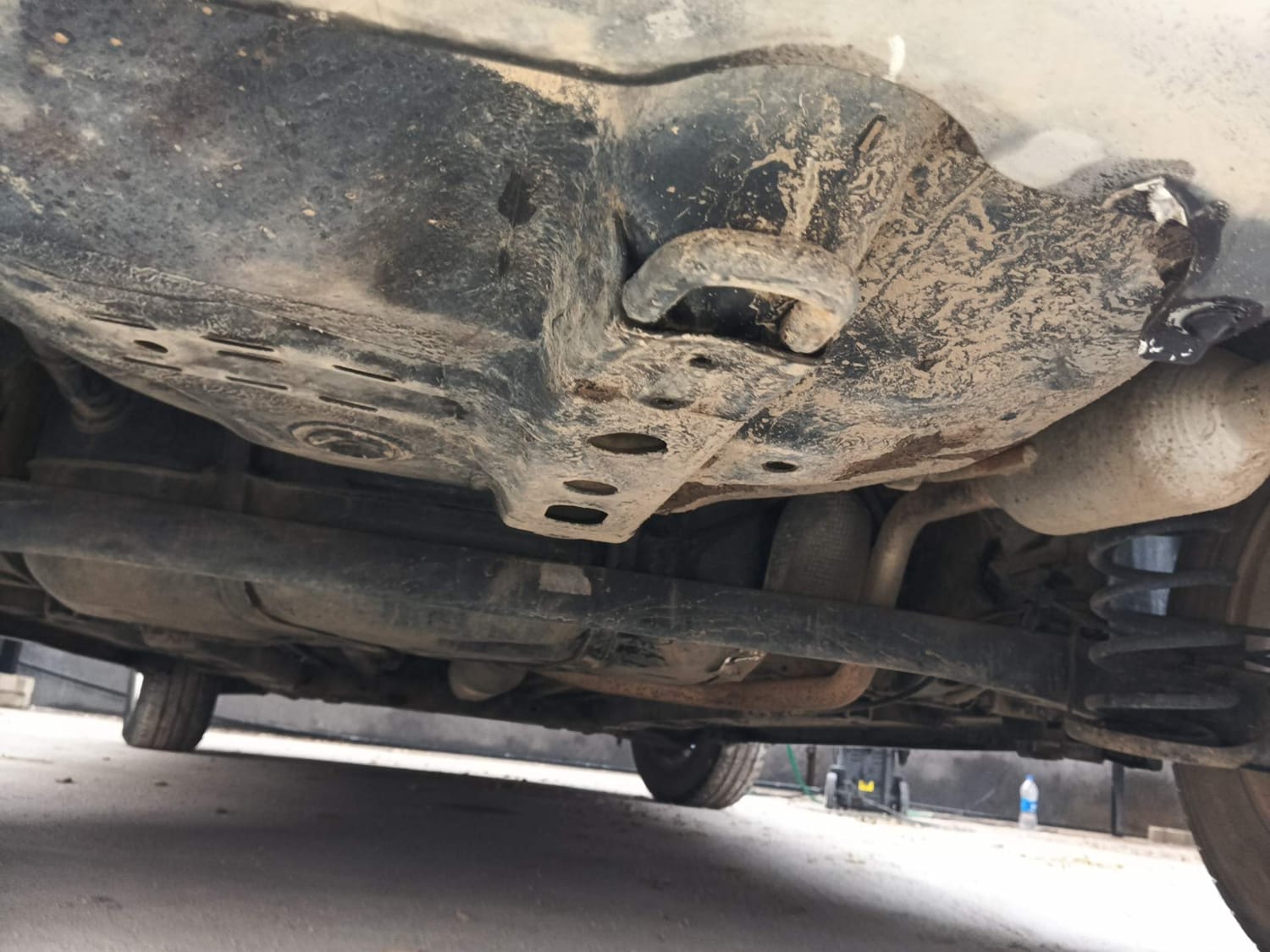 Used 2013 Maruti Suzuki Swift ZXi Petrol Manual extra REAR RIGHT UNDERBODY VIEW
