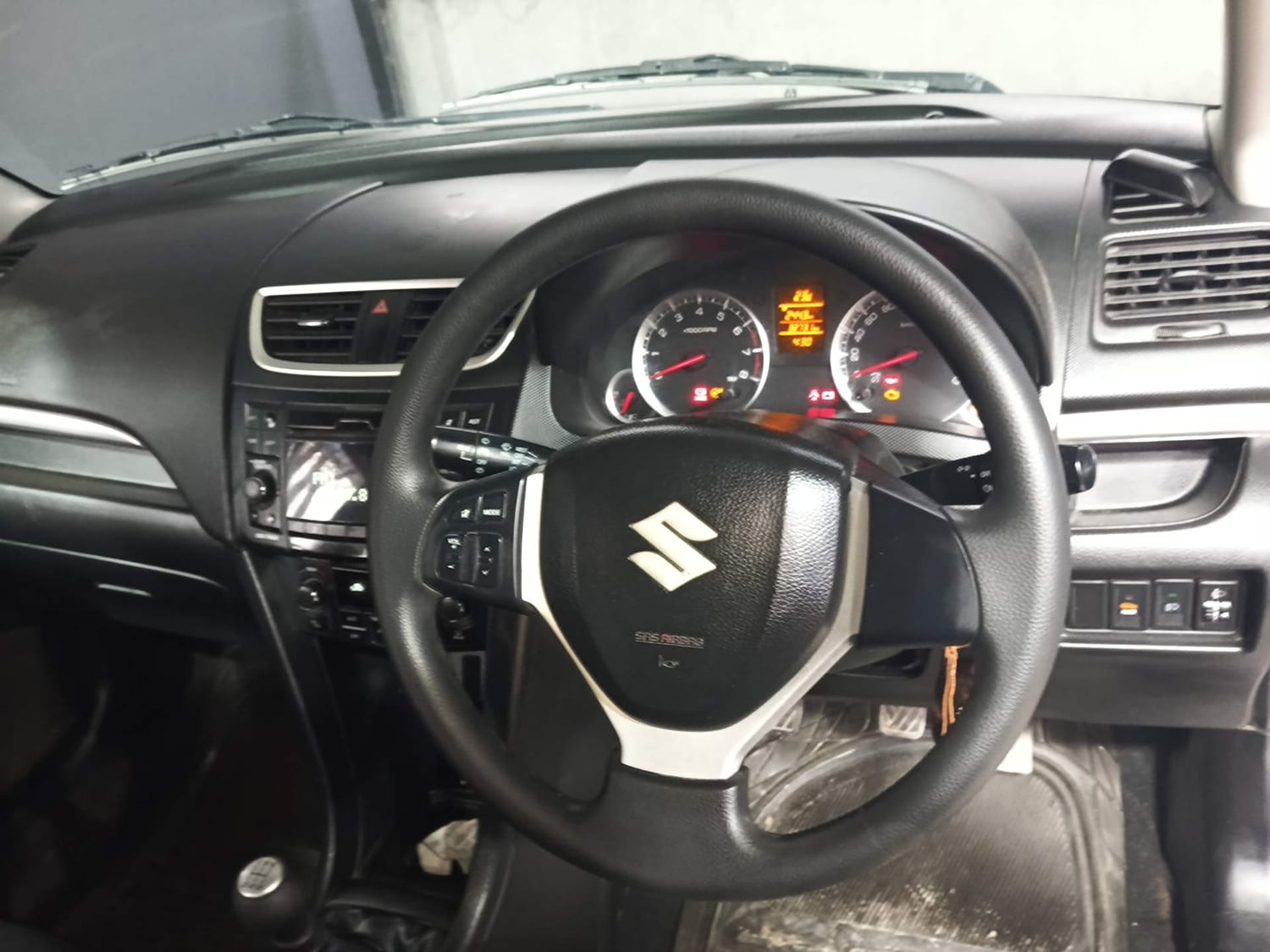 Used 2013 Maruti Suzuki Swift ZXi Petrol Manual interior STEERING VIEW
