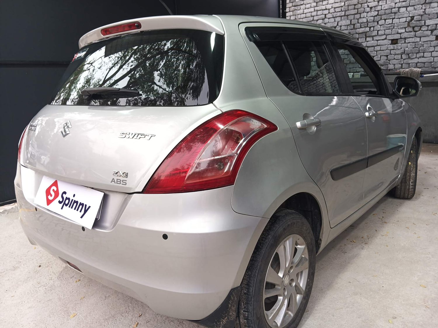 Used 2013 Maruti Suzuki Swift ZXi Petrol Manual exterior RIGHT REAR CORNER VIEW