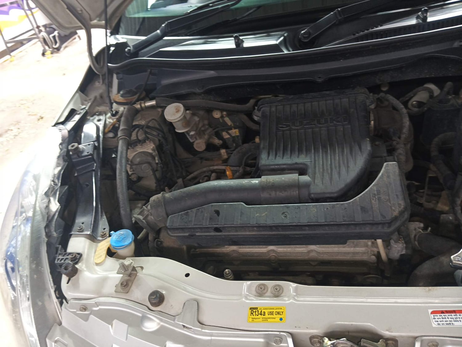 Used 2013 Maruti Suzuki Swift ZXi Petrol Manual engine ENGINE RIGHT SIDE VIEW