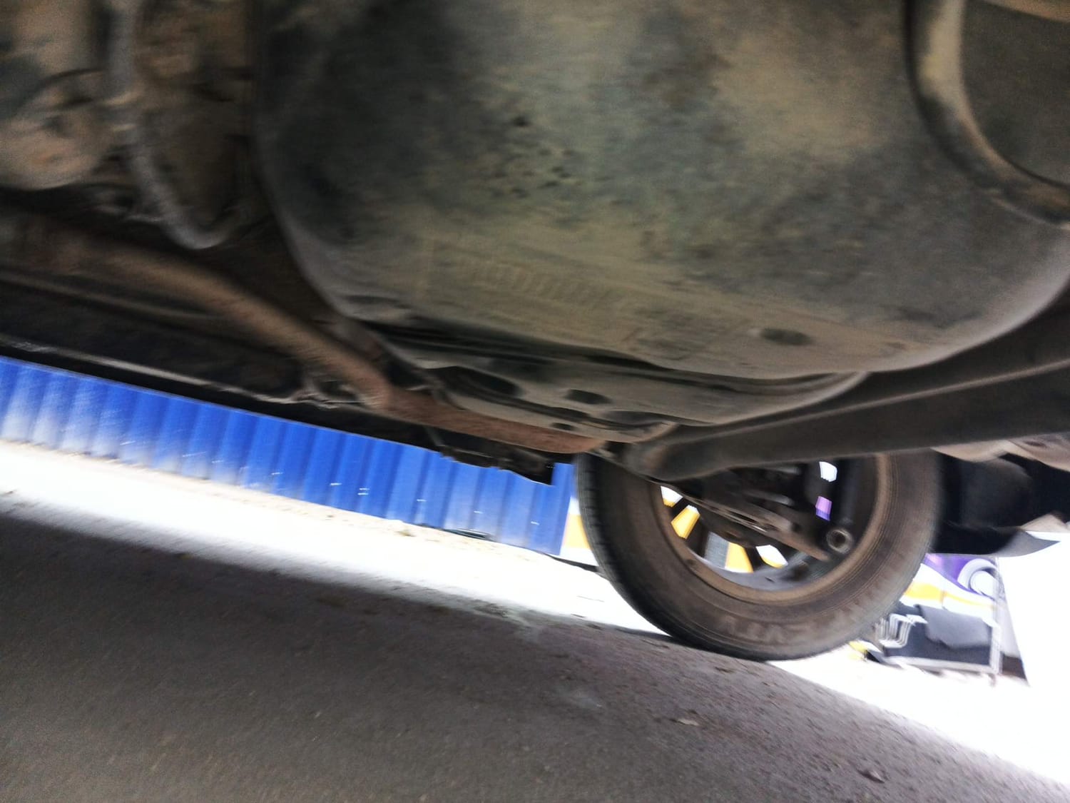 Used 2013 Maruti Suzuki Swift ZXi Petrol Manual extra REAR UNDERBODY VIEW (TAKEN FROM REAR)