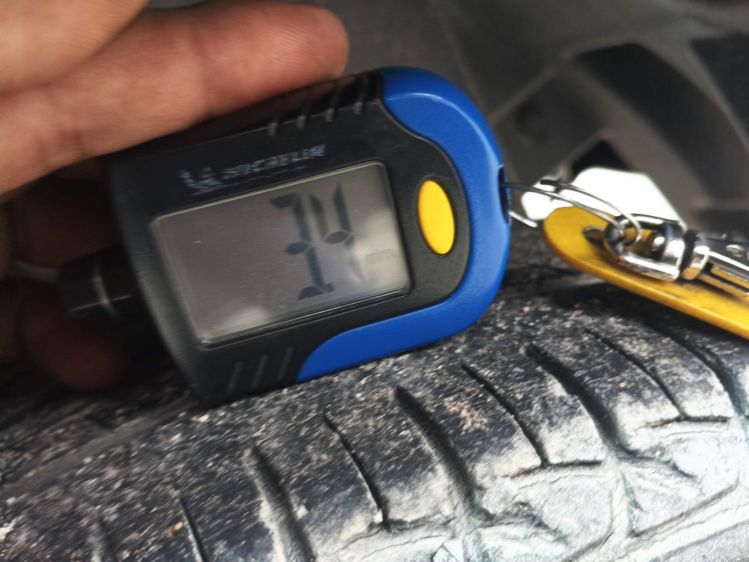 Used 2013 Maruti Suzuki Swift ZXi Petrol Manual tyres LEFT REAR TYRE TREAD VIEW