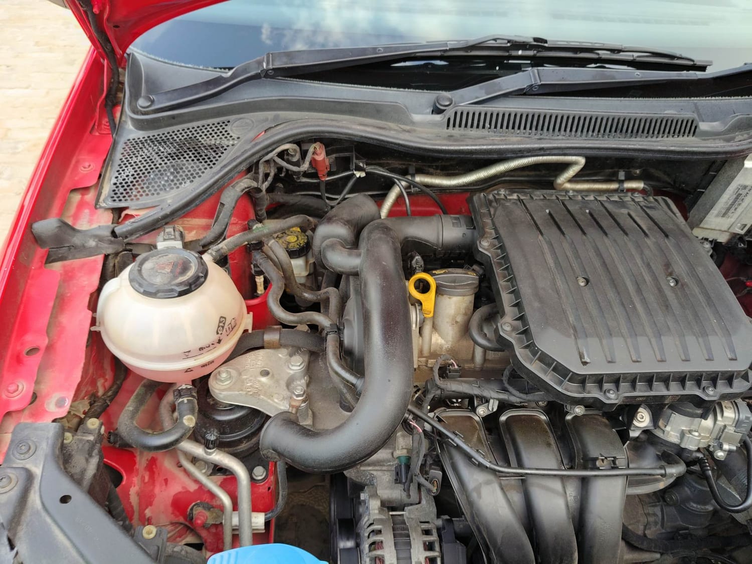 Used 2019 Volkswagen Polo Trendline 1.0L (P) Petrol Manual engine ENGINE RIGHT SIDE VIEW
