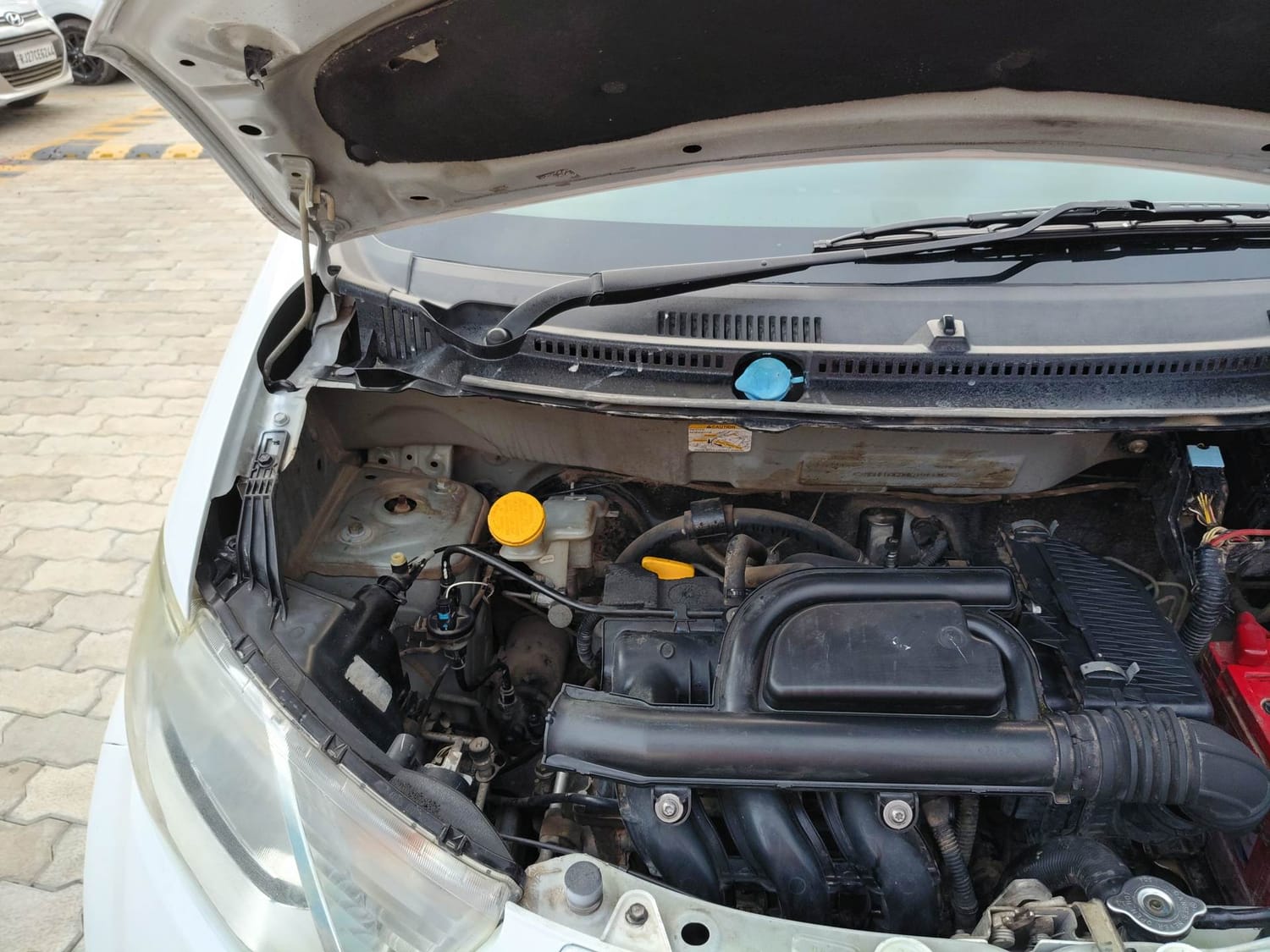 Used 2020 Datsun Redi-GO A Petrol Manual engine ENGINE RIGHT SIDE VIEW