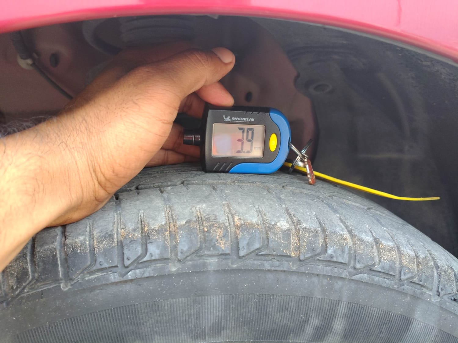 Used 2018 Hyundai Elite i20 Asta 1.2 AT Petrol Automatic tyres RIGHT FRONT TYRE TREAD VIEW
