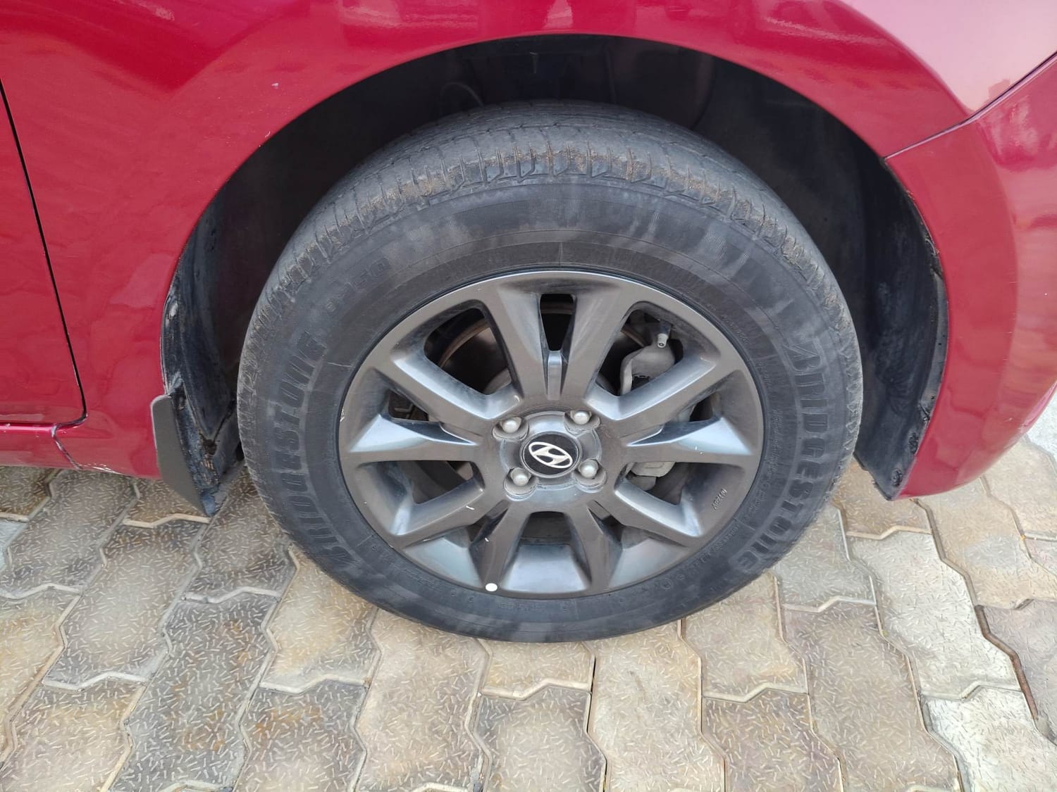 Used 2018 Hyundai Elite i20 Asta 1.2 AT Petrol Automatic tyres RIGHT FRONT TYRE RIM VIEW