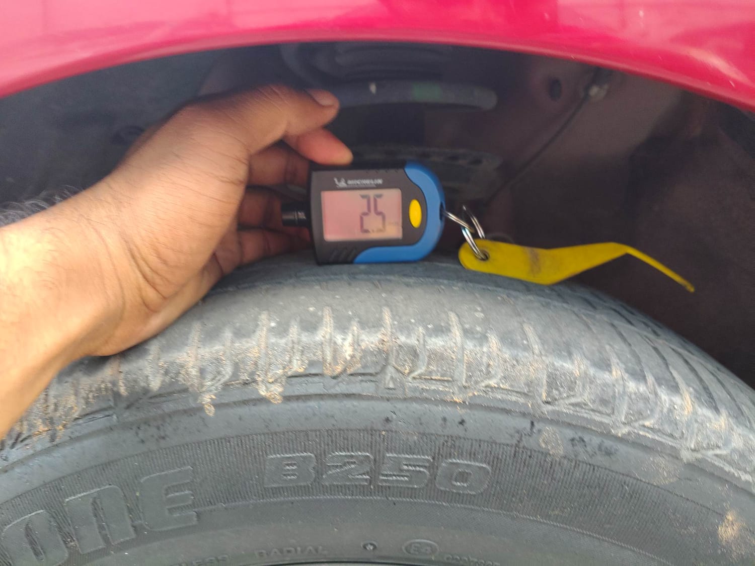 Used 2018 Hyundai Elite i20 Asta 1.2 AT Petrol Automatic tyres LEFT FRONT TYRE TREAD VIEW