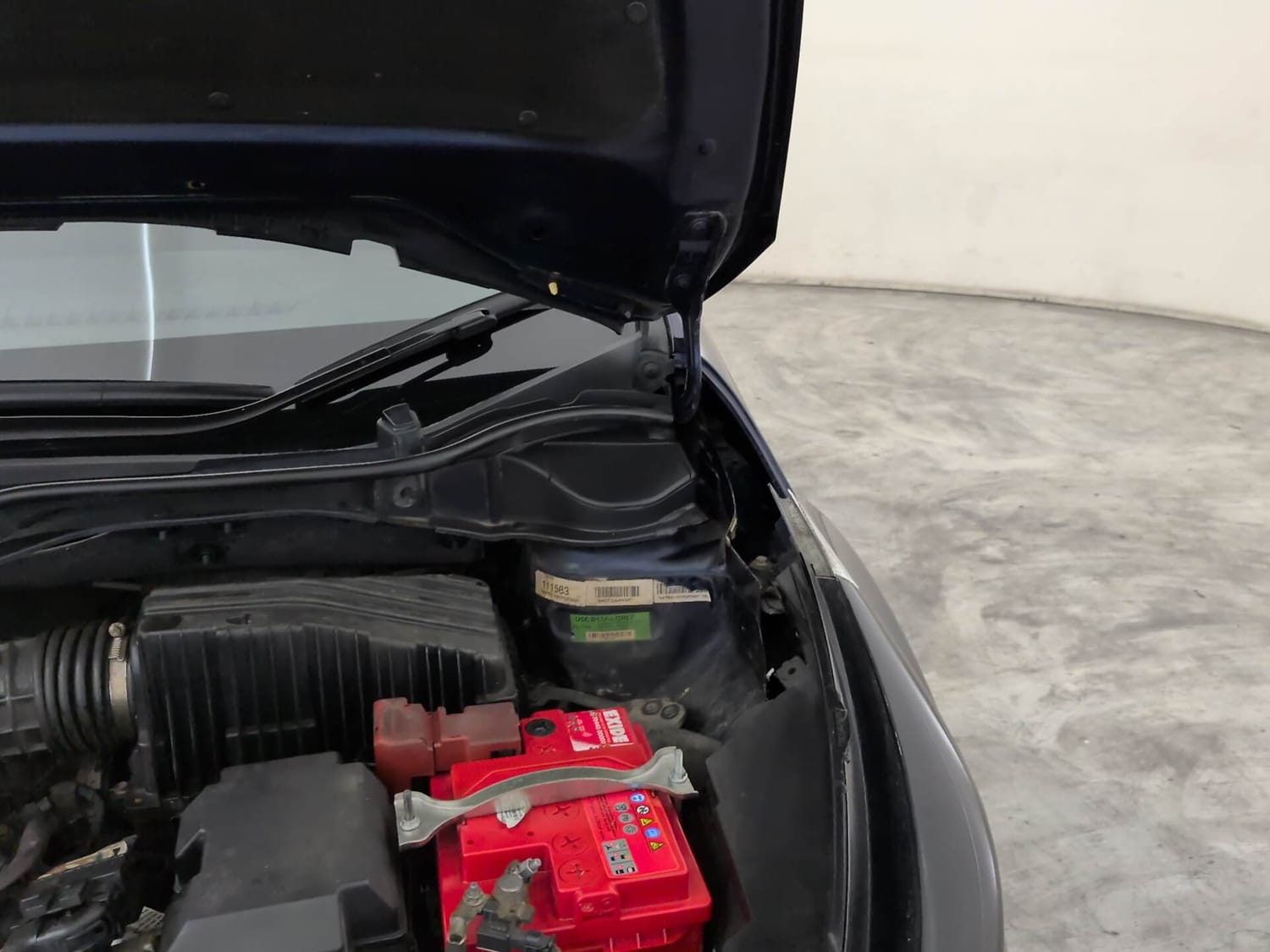 Used 2022 Tata Altroz XZA Plus Petrol Petrol Automatic engine ENGINE LEFT SIDE HINGE & APRON VIEW