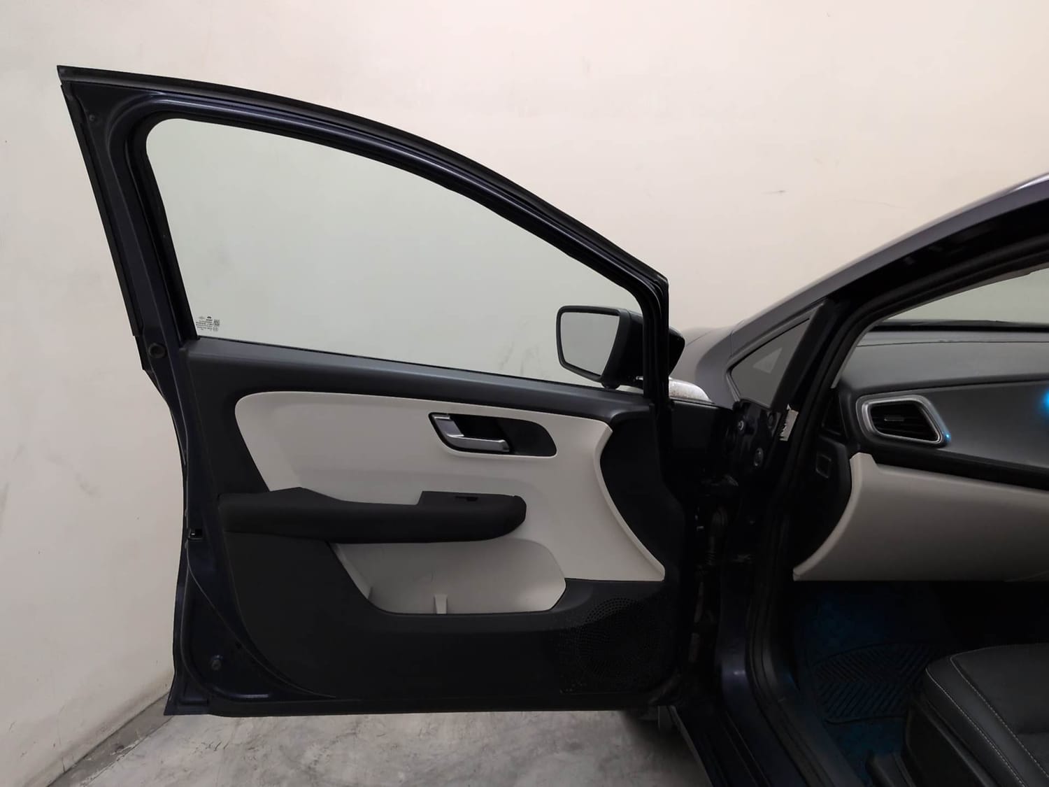 Used 2022 Tata Altroz XZA Plus Petrol Petrol Automatic interior LEFT FRONT DOOR OPEN VIEW