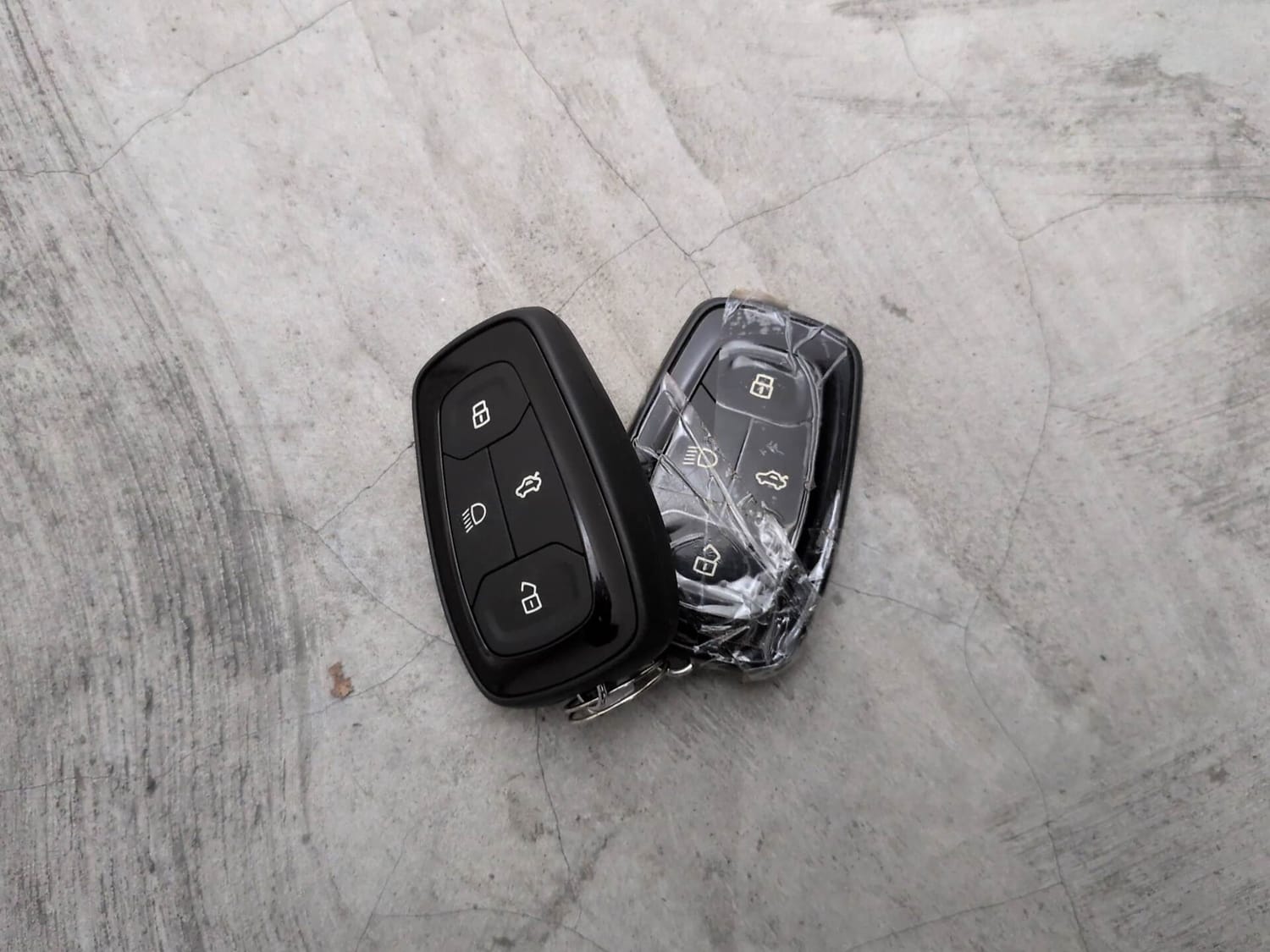 Used 2022 Tata Altroz XZA Plus Petrol Petrol Automatic extra CAR KEY VIEW