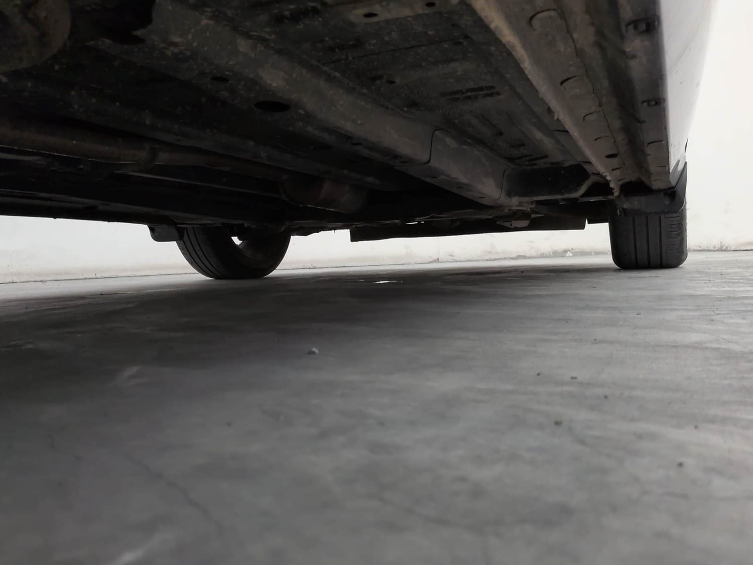 Used 2022 Tata Altroz XZA Plus Petrol Petrol Automatic extra REAR RIGHT UNDERBODY VIEW