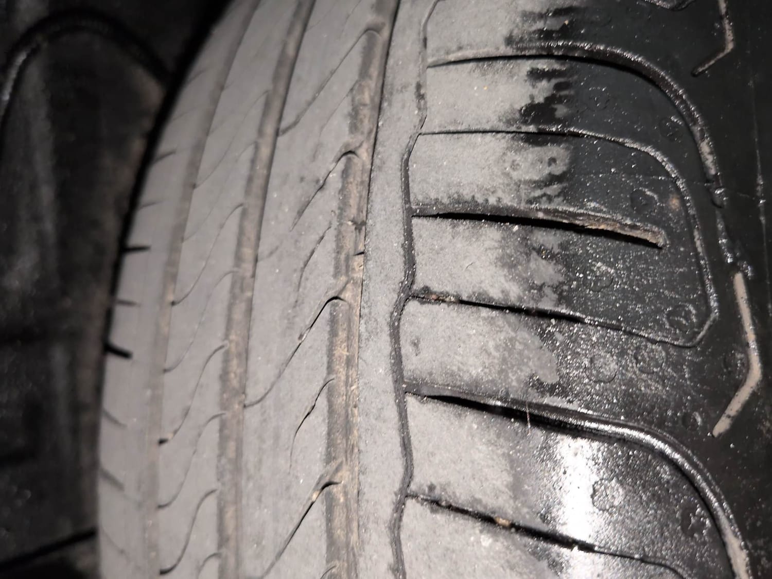 Used 2022 Tata Altroz XZA Plus Petrol Petrol Automatic tyres RIGHT REAR TYRE TREAD VIEW
