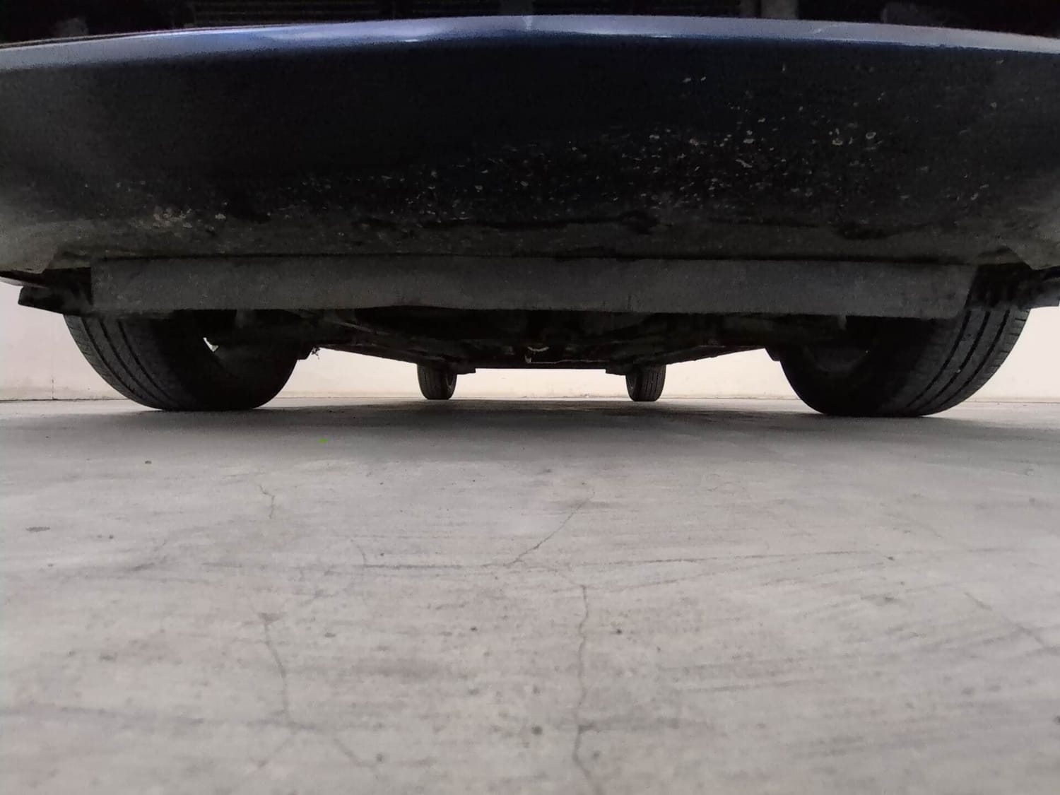 Used 2022 Tata Altroz XZA Plus Petrol Petrol Automatic extra FRONT LEFT UNDERBODY VIEW