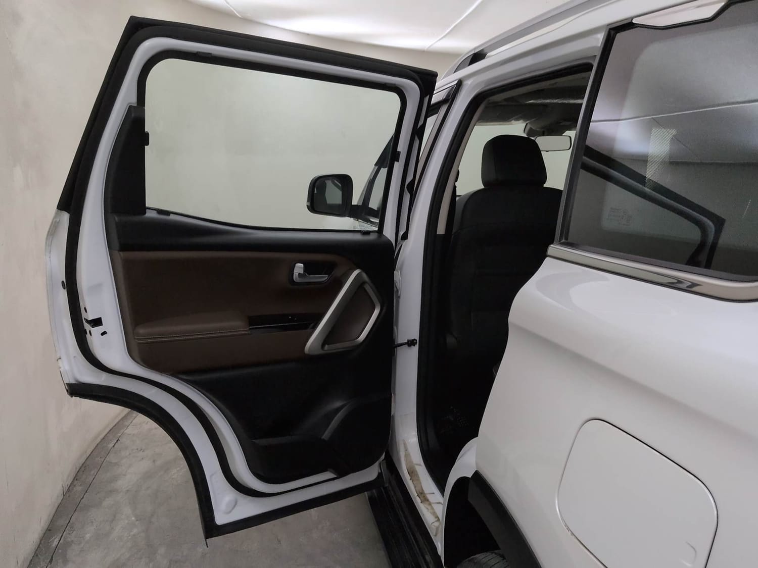 Used 2023 Mahindra Scorpio N Z8 L Petrol AT 7 STR Petrol Automatic interior LEFT REAR DOOR OPEN VIEW