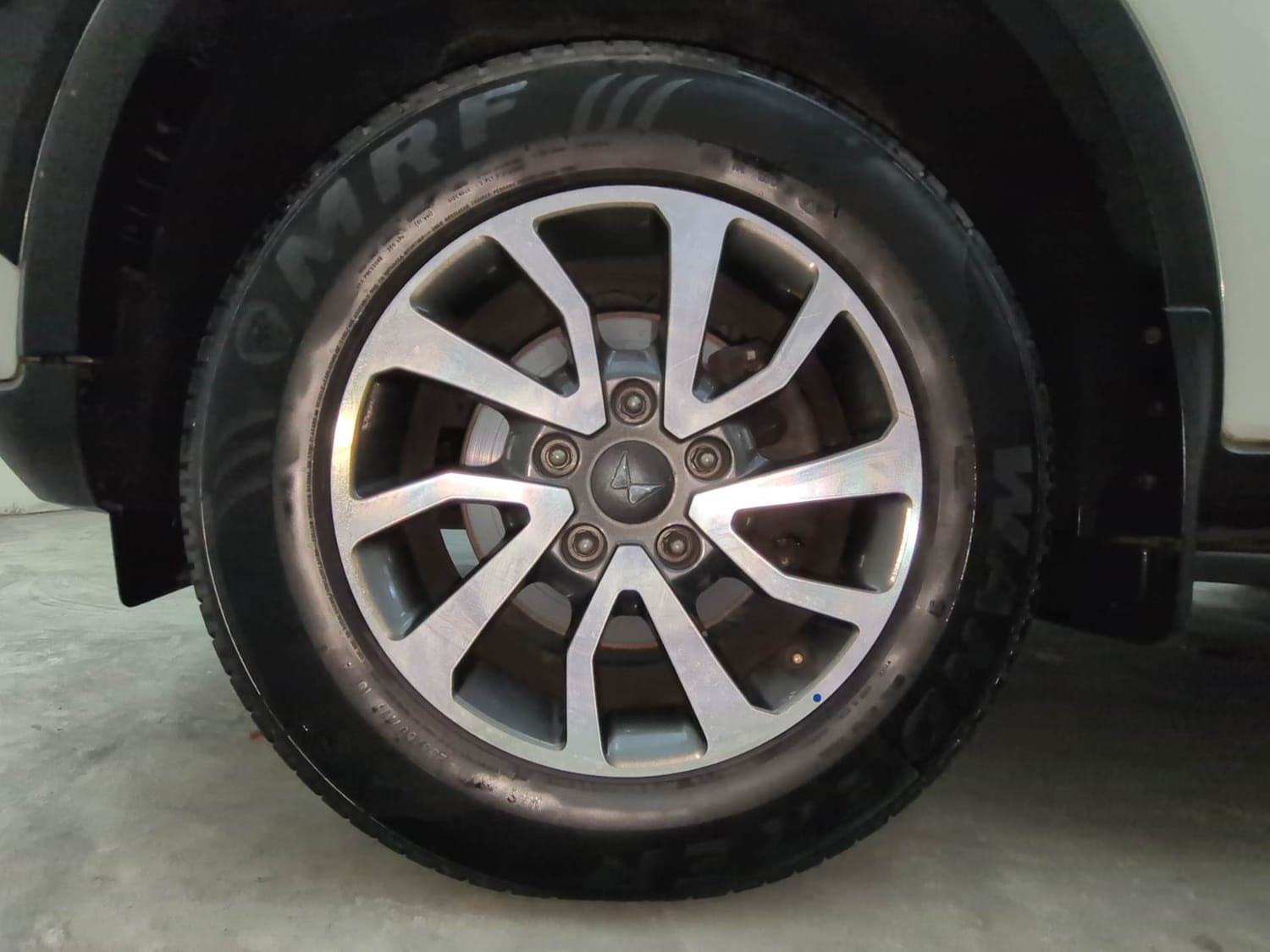 Used 2023 Mahindra Scorpio N Z8 L Petrol AT 7 STR Petrol Automatic tyres LEFT FRONT TYRE RIM VIEW