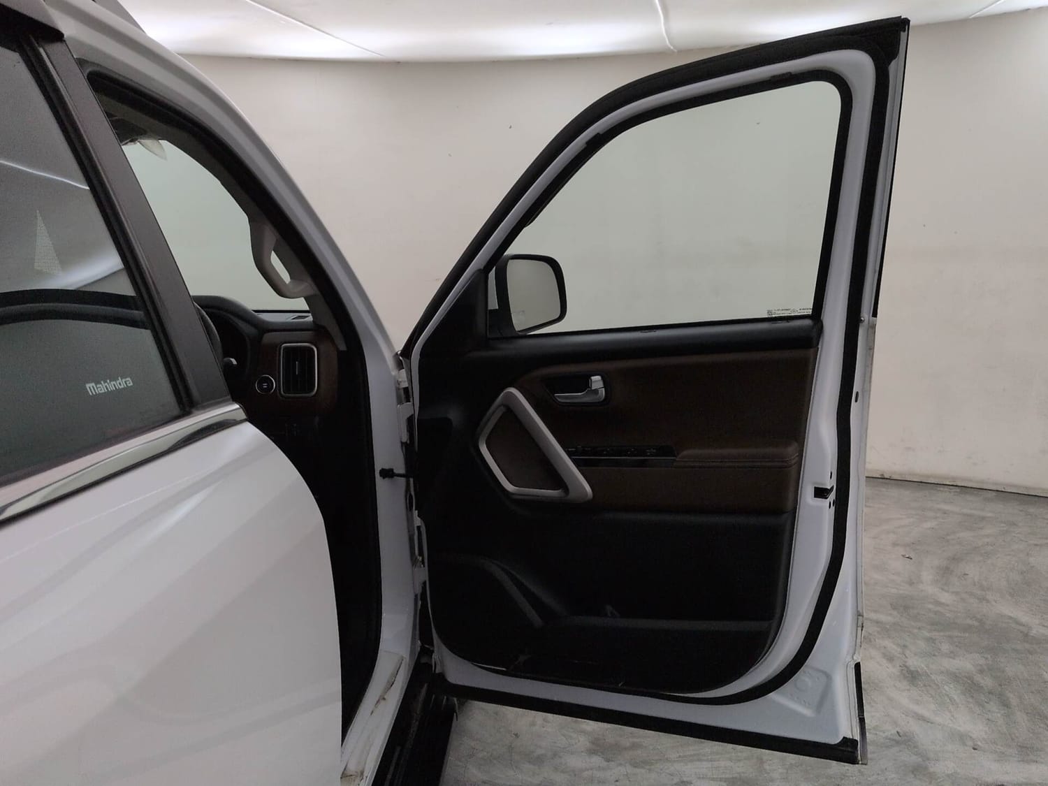 Used 2023 Mahindra Scorpio N Z8 L Petrol AT 7 STR Petrol Automatic interior RIGHT FRONT DOOR OPEN VIEW