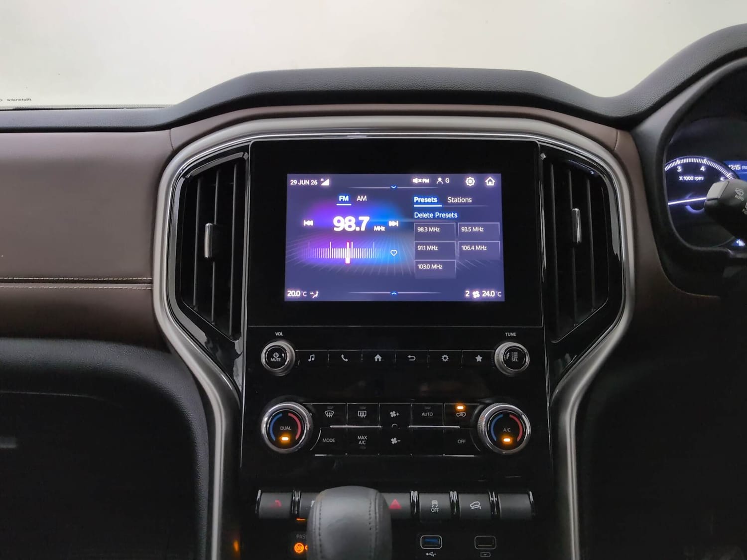 Used 2023 Mahindra Scorpio N Z8 L Petrol AT 7 STR Petrol Automatic interior MUSIC SYSTEM & AC CONTROL VIEW