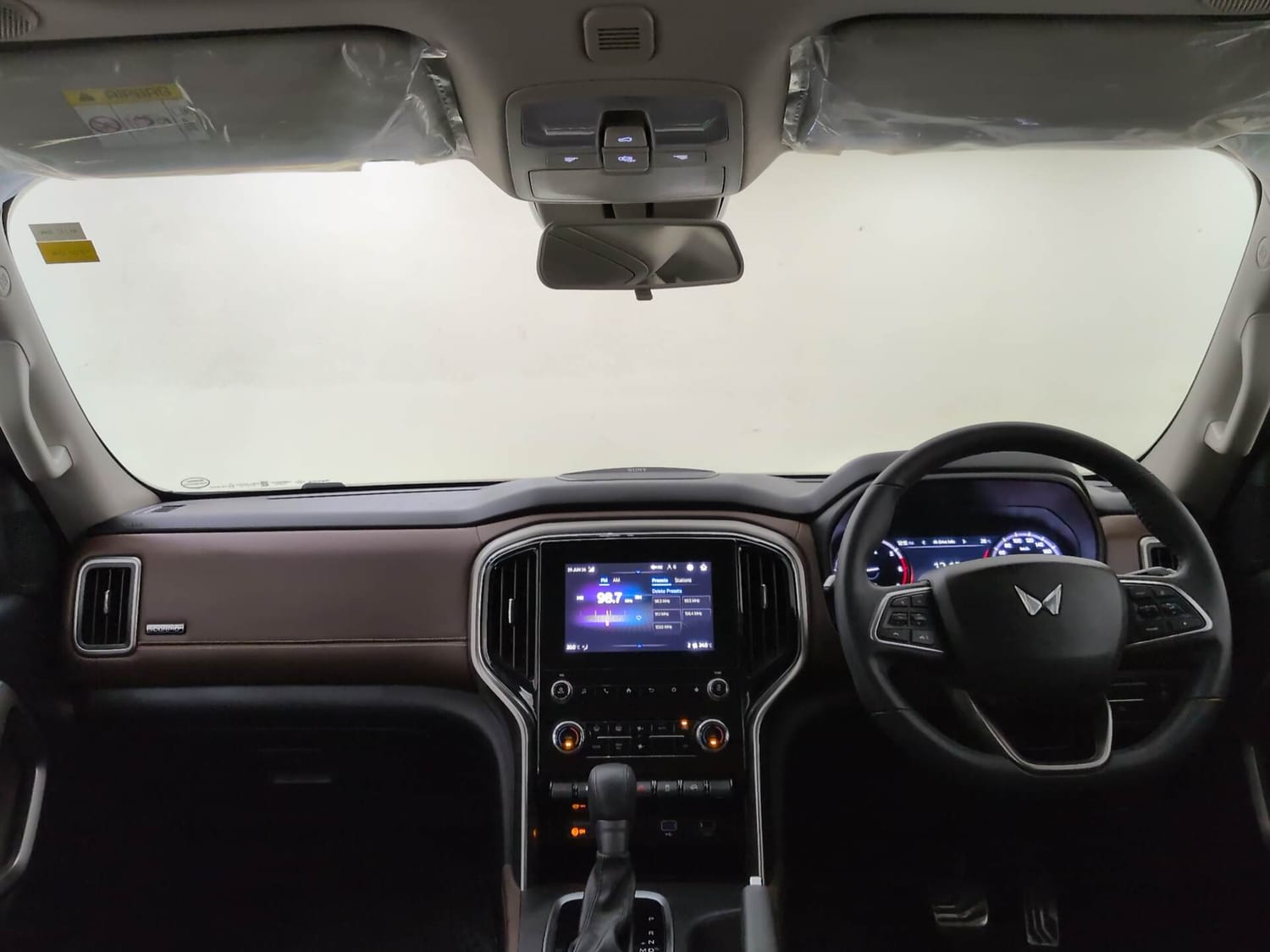 Used 2023 Mahindra Scorpio N Z8 L Petrol AT 7 STR Petrol Automatic interior DASHBOARD VIEW