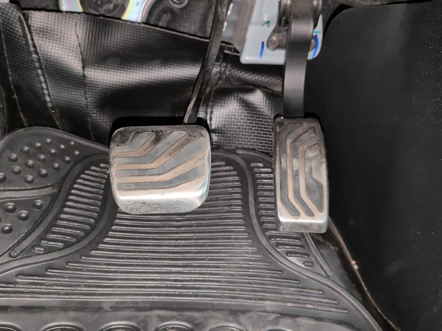 Used 2023 Mahindra Scorpio N Z8 L Petrol AT 7 STR Petrol Automatic interior PEDALS VIEW