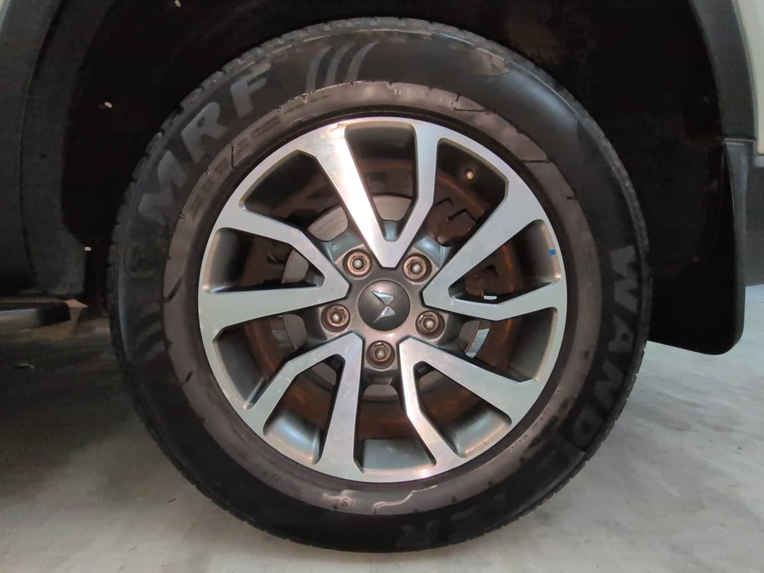 Used 2023 Mahindra Scorpio N Z8 L Petrol AT 7 STR Petrol Automatic tyres LEFT REAR TYRE RIM VIEW