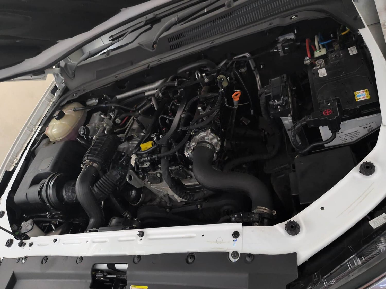 Used 2023 Mahindra Scorpio N Z8 L Petrol AT 7 STR Petrol Automatic engine ENGINE LEFT SIDE VIEW