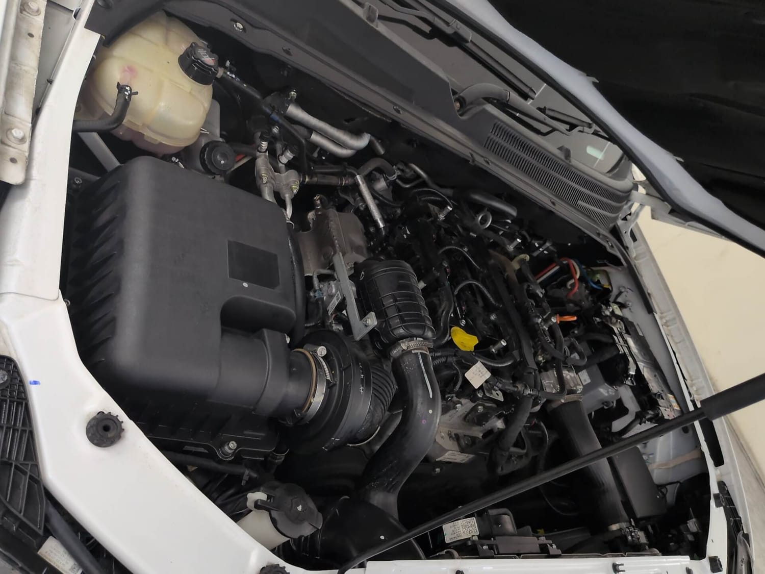 Used 2023 Mahindra Scorpio N Z8 L Petrol AT 7 STR Petrol Automatic engine ENGINE RIGHT SIDE VIEW