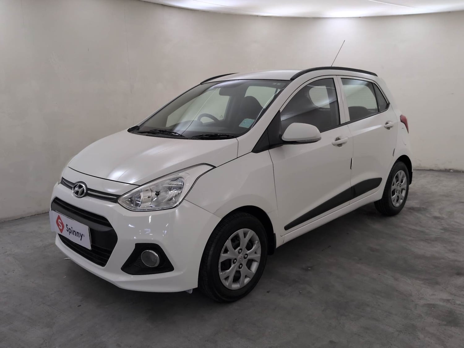 Used 2017 Hyundai Grand i10 Sportz 1.2 Kappa VTVT Petrol Manual exterior LEFT FRONT CORNER VIEW
