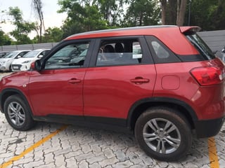 Used 2017 Maruti Suzuki Vitara Brezza [2016-2020] ZDi Diesel Manual exterior LEFT SIDE VIEW