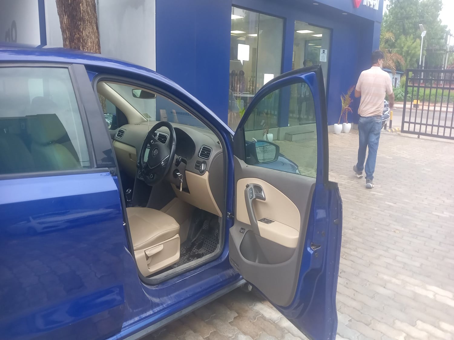 Used 2021 Volkswagen Vento Highline 1.0L TSI Petrol Manual interior RIGHT SIDE FRONT DOOR CABIN VIEW