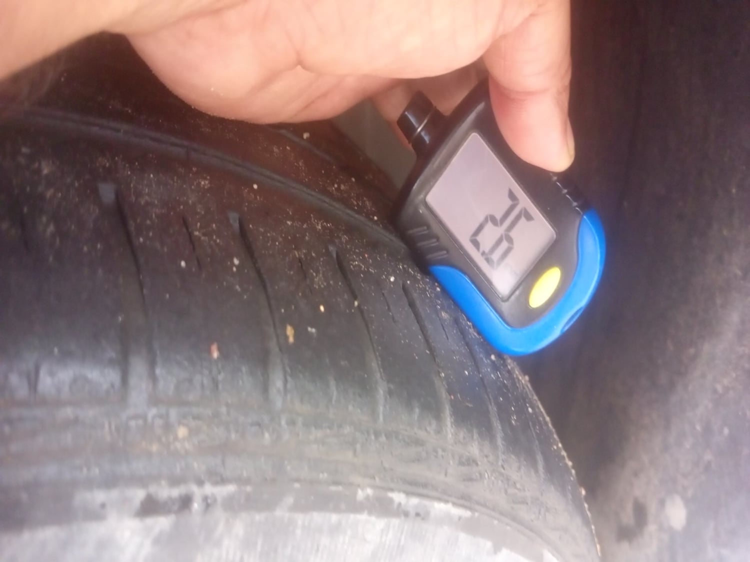Used 2021 Volkswagen Vento Highline 1.0L TSI Petrol Manual tyres RIGHT REAR TYRE TREAD VIEW