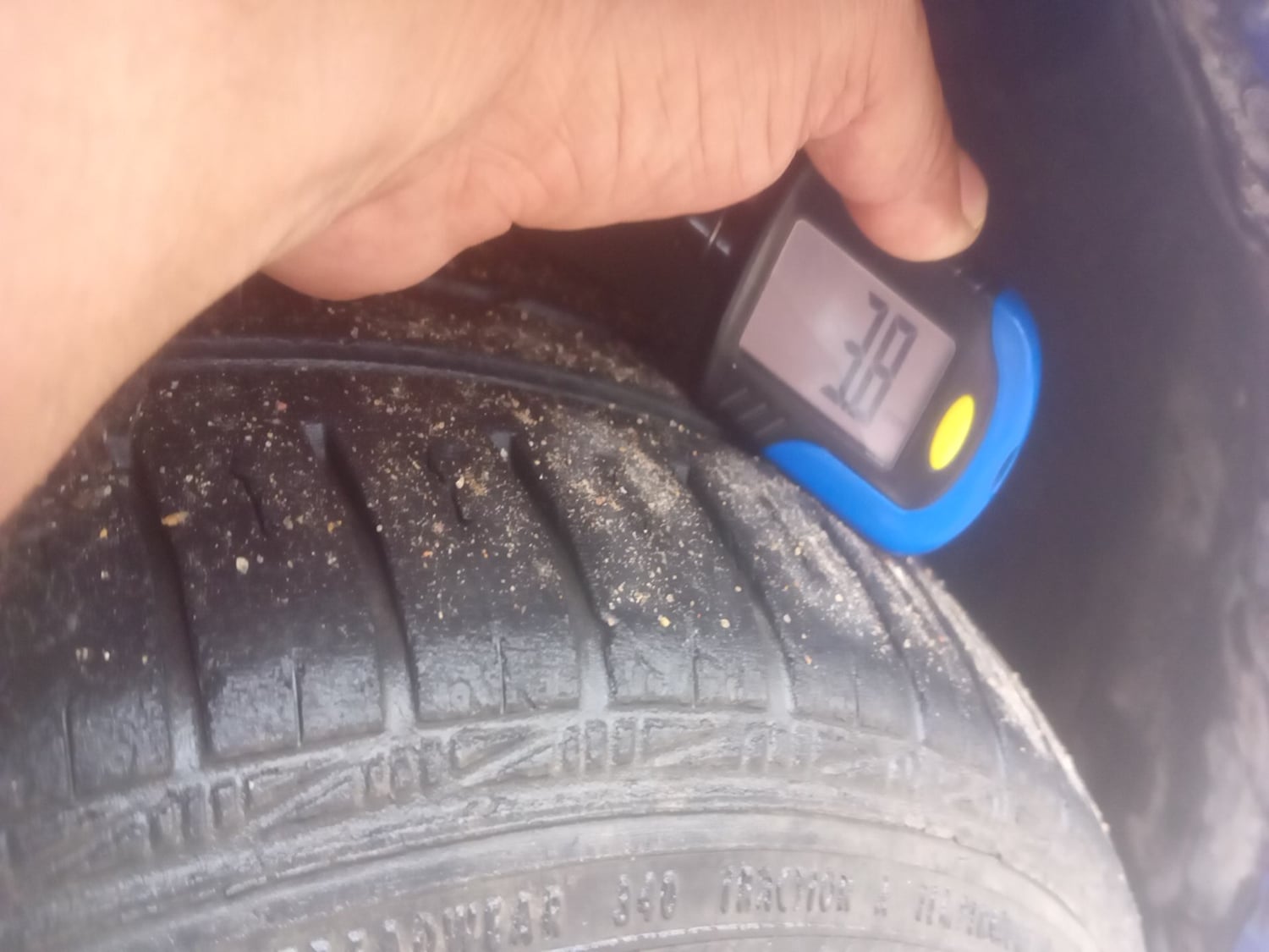 Used 2021 Volkswagen Vento Highline 1.0L TSI Petrol Manual tyres RIGHT FRONT TYRE TREAD VIEW