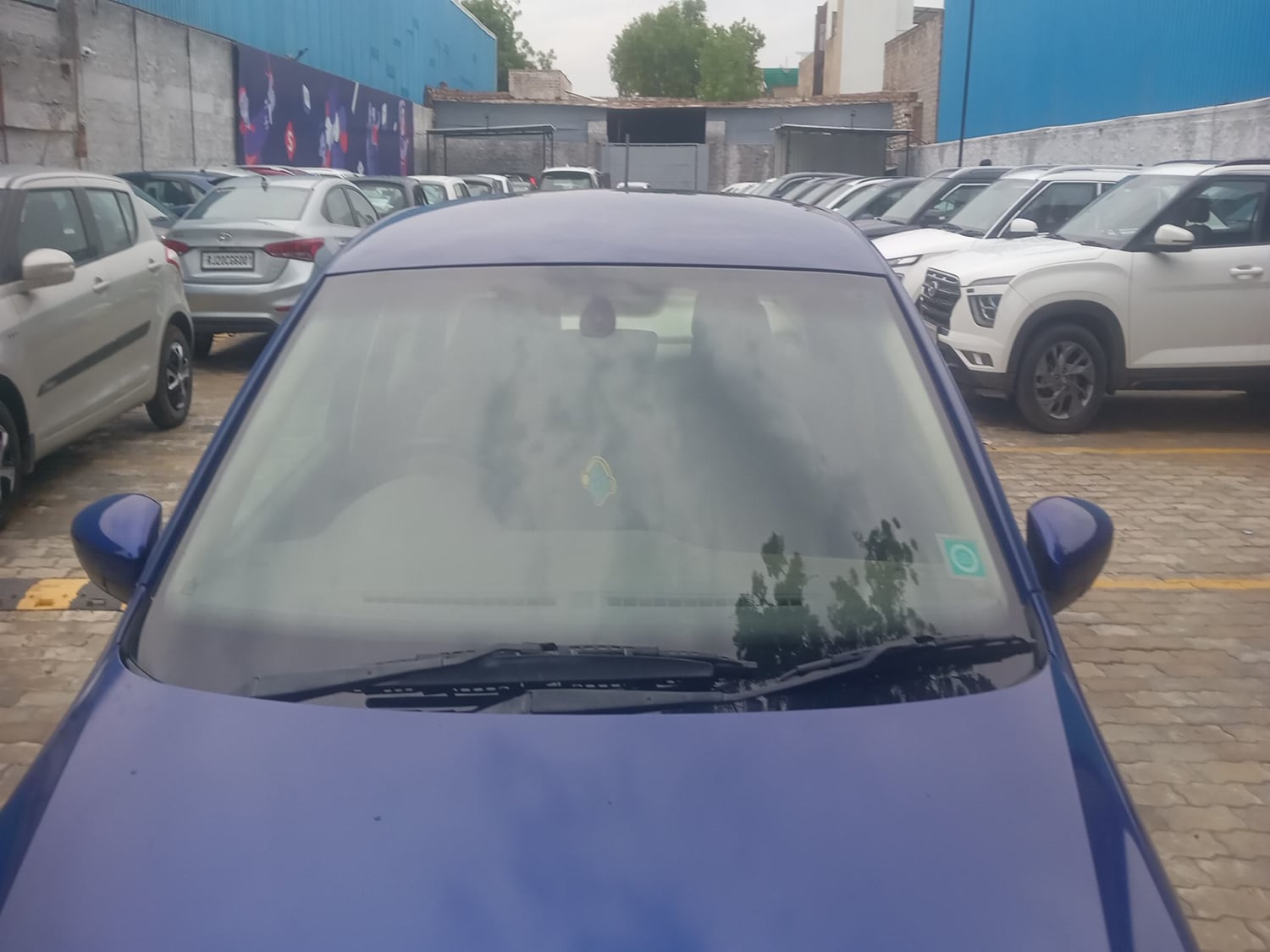 Used 2021 Volkswagen Vento Highline 1.0L TSI Petrol Manual exterior FRONT WINDSHIELD VIEW
