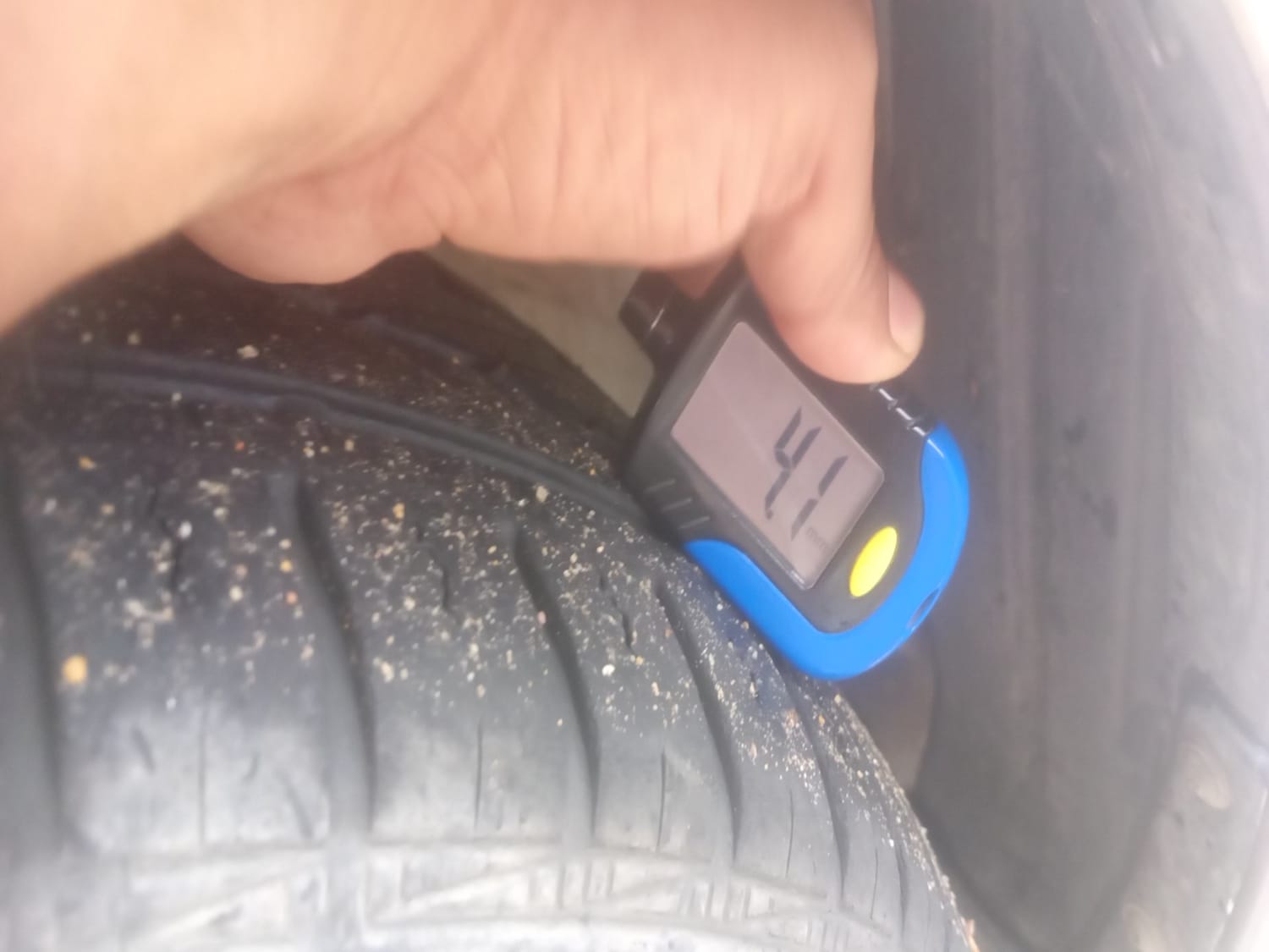 Used 2015 Honda Jazz V Petrol Petrol Manual tyres LEFT FRONT TYRE TREAD VIEW